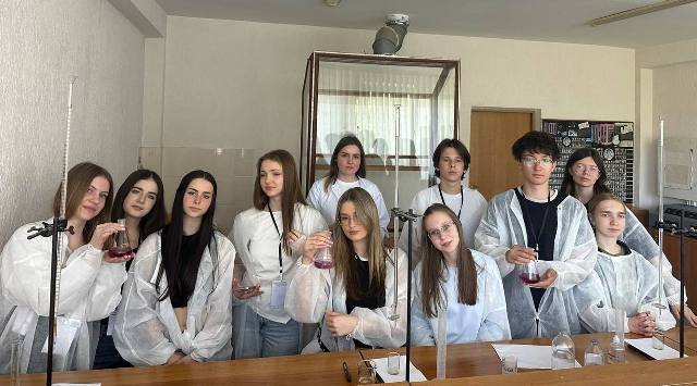 Ліцести в науковій лабораторії ТНПУ.